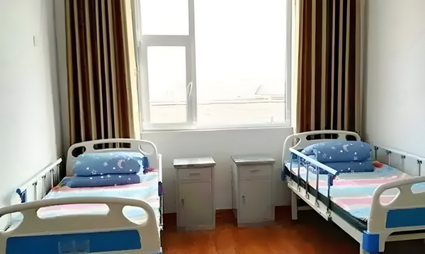 入深户积分表_黄奕女儿不读书想去韩国当练习生，颜值是硬伤 打热消毒水、读书想去韩碗筷